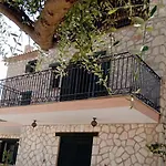 度假居 Doris Premium Home, Stylish Near Laganas By Mana Gers *